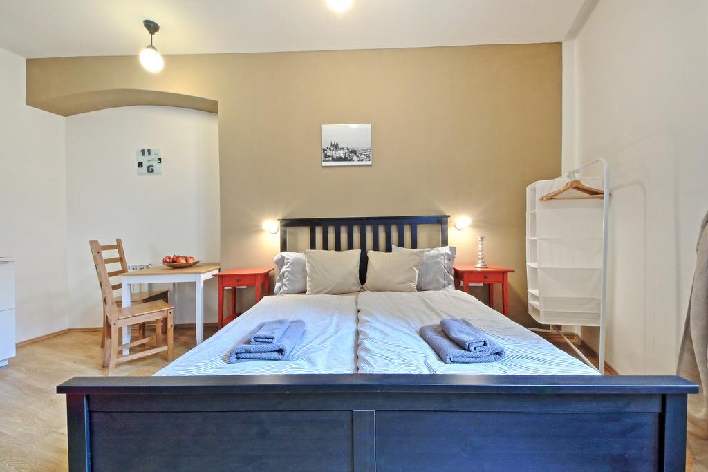 Nabo Apartments Прага Стая снимка