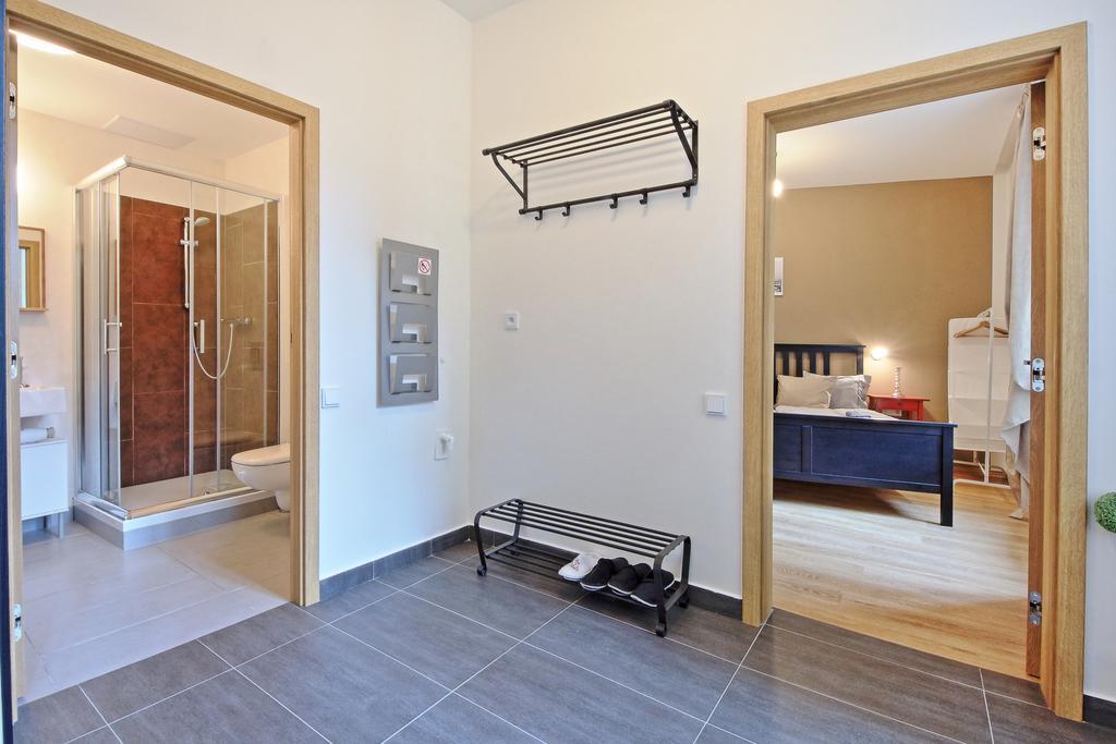 Nabo Apartments Прага Стая снимка