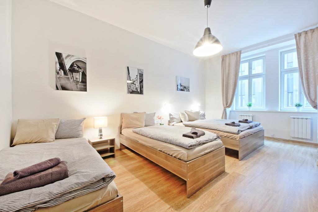 Nabo Apartments Прага Стая снимка