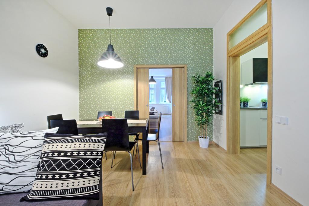 Nabo Apartments Прага Стая снимка