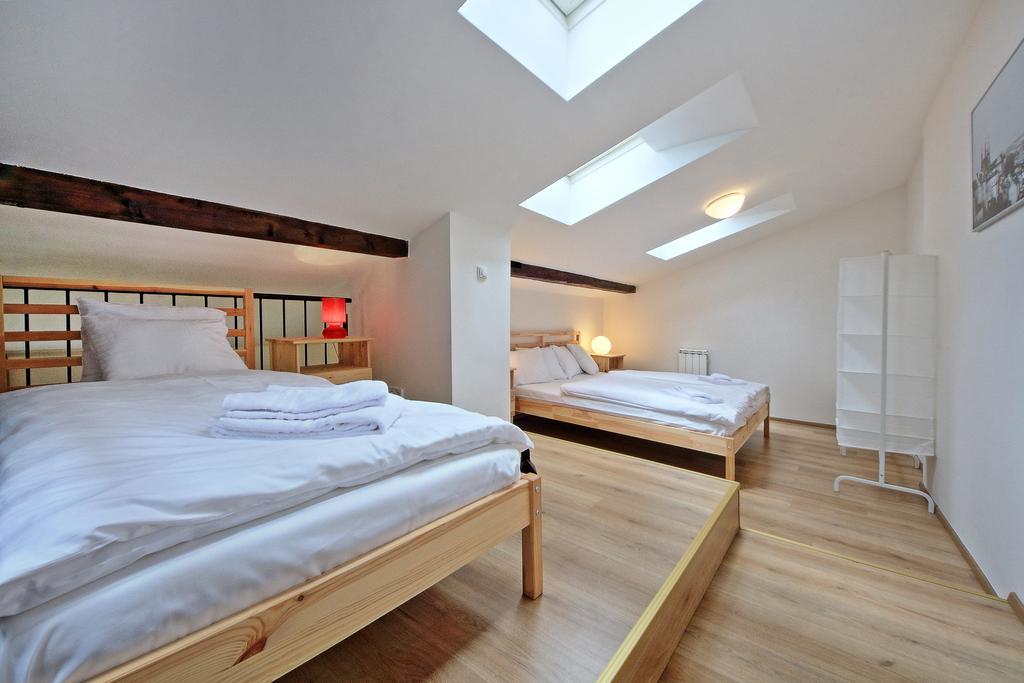 Nabo Apartments Прага Екстериор снимка