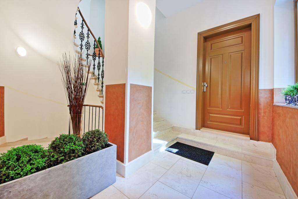 Nabo Apartments Прага Екстериор снимка