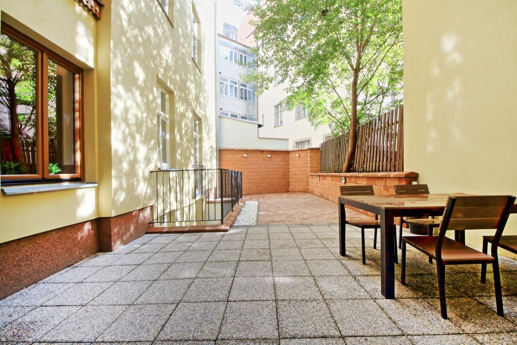 Nabo Apartments Прага Екстериор снимка