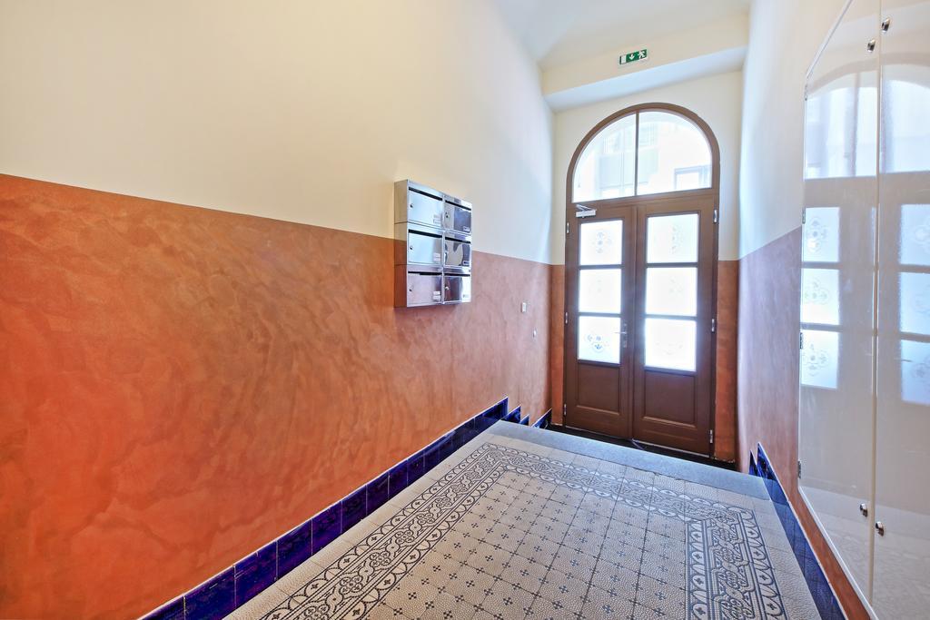 Nabo Apartments Прага Екстериор снимка